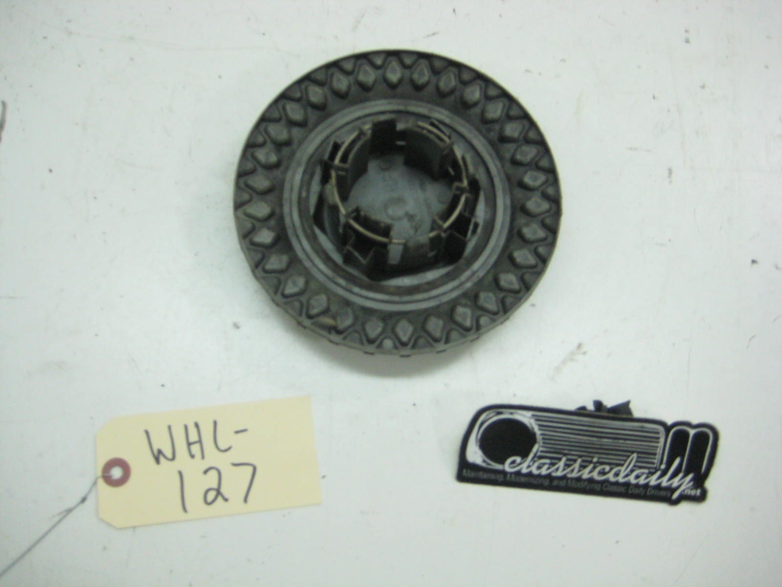 used parts wheel cap mesh clip in